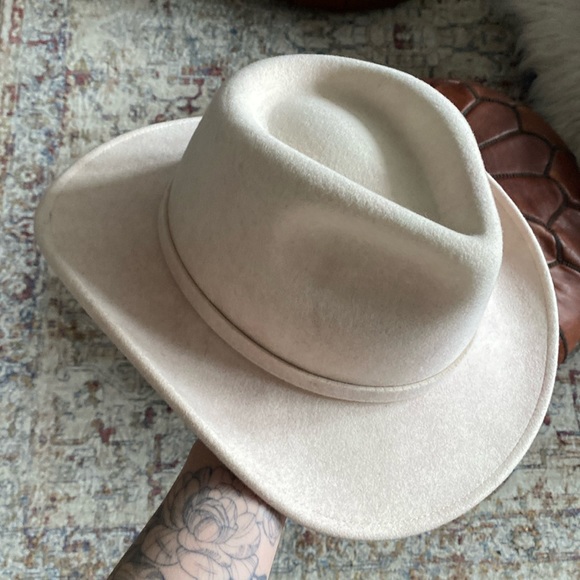 Free People Accessories - FP x Mossant Trail Dusted Pink Cowgirl Hat size Medium